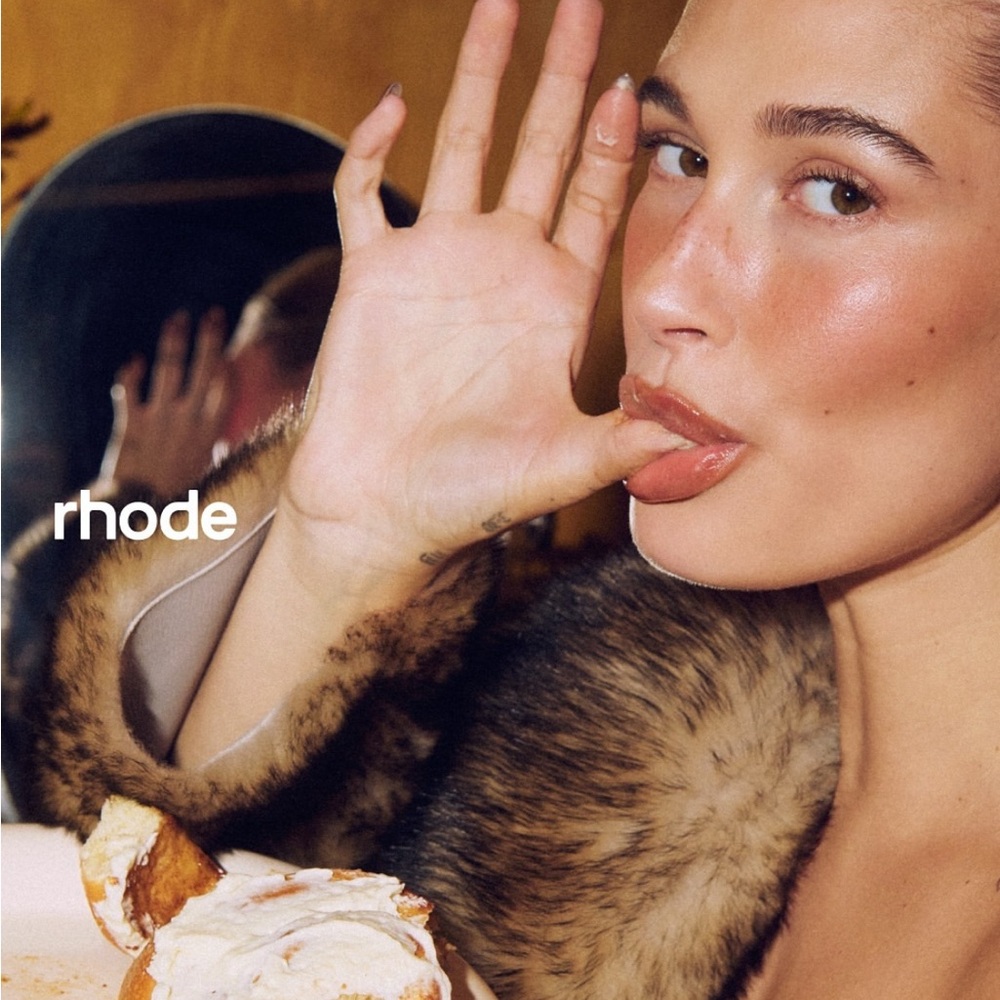 Rhode Cinnamon Roll Lip Peptide